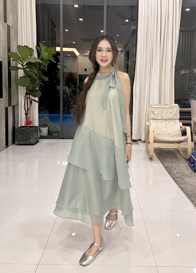 Sinh cho Lý Hải 4 đứa con, nhan sắc vợ kém 17 tuổi Minh Hà khiến dân tình khó tin vào mắt - Ảnh 1 Sinh cho Lý Hải 4 đứa con, nhan sắc vợ kém 17 tuổi Minh Hà khiến dân tình khó tin vào mắt - Ảnh 1