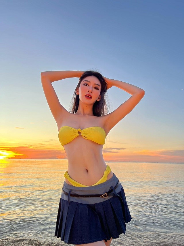 Rần rần ảnh thời chưa 'dao kéo' của hot girl Trương Diệu Linh, nhan sắc một trời một vực - Ảnh 1 Rần rần ảnh thời chưa 'dao kéo' của hot girl Trương Diệu Linh, nhan sắc một trời một vực - Ảnh 1