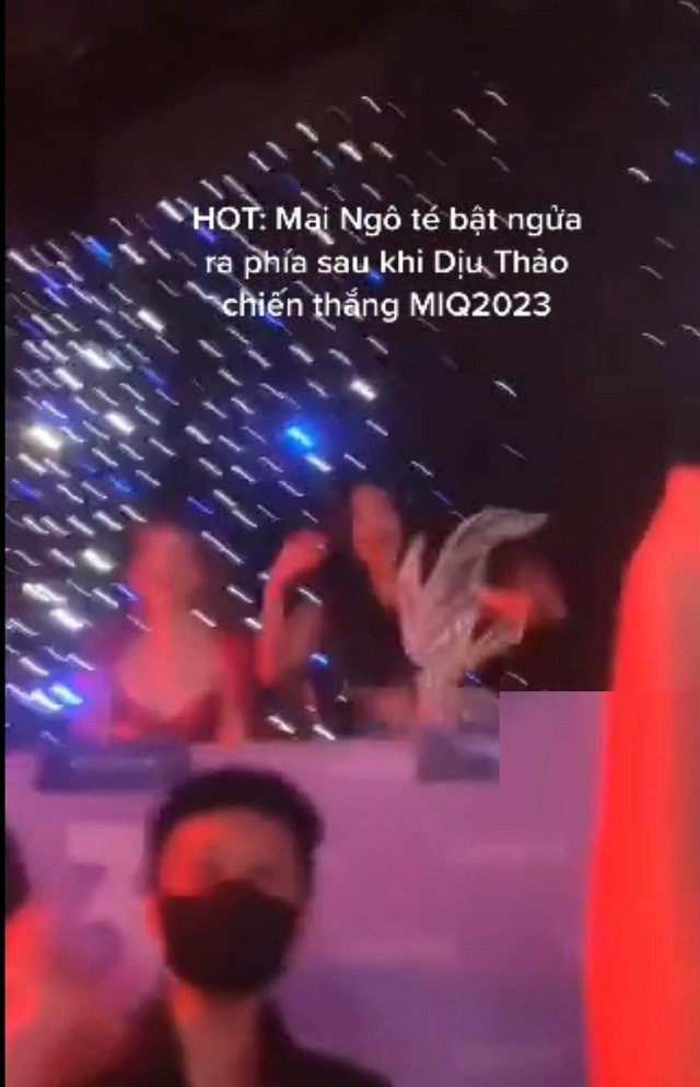 Dịu Thảo thành Hoa hậu cũng bị lu mờ bởi tình huống té ngã không tưởng của Mai Ngô 3 Dịu Thảo thành Hoa hậu cũng bị lu mờ bởi tình huống té ngã không tưởng của Mai Ngô 3
