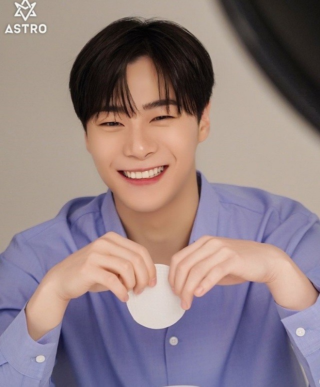 Xót xa những hình ảnh trước khi mãi mãi ra đi ở tuổi 25 của Moonbin 1 Xót xa những hình ảnh trước khi mãi mãi ra đi ở tuổi 25 của Moonbin 1