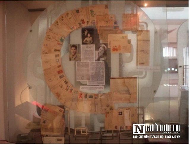 Một ngày tháng Tư lịch sử, chúng tôi tìm về Bảo tàng Quân khu IV, nơi lưu giữ bộ sưu tập thư của người lính trong chiến tranh, những lá thư nơi tiền tuyến gửi hậu phương… Đó không chỉ là tình cảm trong sáng, thủy chung không đơn thuần là tình yêu đối với cha mẹ, tình yêu trai gái, tình cảm vợ chồng,…. mà trên hết đó còn là tình yêu Tổ quốc thiêng liêng.