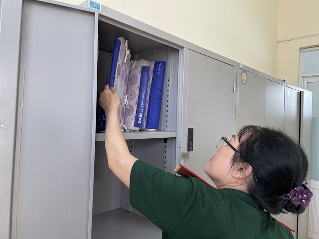 Theo Trung tá Ngô Thị Nga, cán bộ Bảo tàng Quân khu IV, hiện bảo tàng đang lưu giữ bộ sưu tập khoảng hàng nghìn lá thư thời chiến, đó là những bức thư của người lính gửi cho cha mẹ, người yêu, vợ chưa cưới, những bức thư người chồng gửi vợ, vợ gửi chồng. Những bức thư úa màu thời gian, không còn nguyên vẹn vì bom đạn nhưng vẫn chứa chan tình cảm của tiền tuyến gửi về hậu phương.