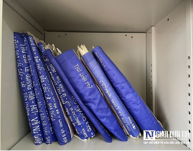 Những bức thư của người lính gửi về từ chiến trường luôn đầy ắp yêu thương và tin tưởng về ngày đoàn tụ với gia đình khi đất nước thống nhất. Trong những bức thư họ dự liệu cả cái chết và sẵn sàng đón nhận nó nhưng vẫn đau đáu nỗi đau của người vợ ở quê nhà…