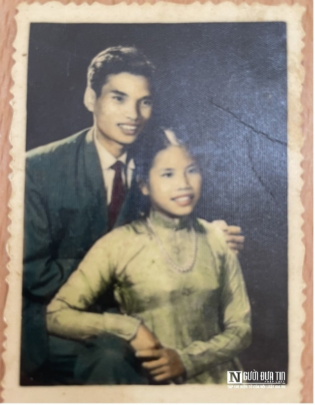 Tấm ảnh cưới của vợ chồng anh Mậu được chị Síu tặng lại cho Bảo tàng. Tình yêu trong thời chiến hay thời bình đều đẹp. Trong chiến tranh, những cảm xúc nhớ thương, hờn giận,... nhường chỗ cho những lý tưởng sống cao đẹp. Tình yêu người lính gắn liền với tình yêu Tổ quốc thiêng liêng. 136 lá thư của liệt sĩ Nguyễn Đức Mậu quê Hưng Yên gửi về cho vợ là chị Hoàng Thị Síu được trưng bày ở Bảo tàng là những tình cảm yêu thương sâu sắc, mãnh liệt đã toát lên một lý tưởng sống, quyết tâm chiến đấu và chiến thắng.