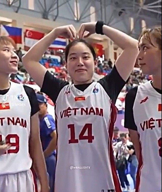 Cặp chị em Trương Twins gây sốt SEA Games 32 với loạt khoảnh khắc vô cùng đáng yêu Cặp chị em Trương Twins gây sốt SEA Games 32 với loạt khoảnh khắc vô cùng đáng yêu