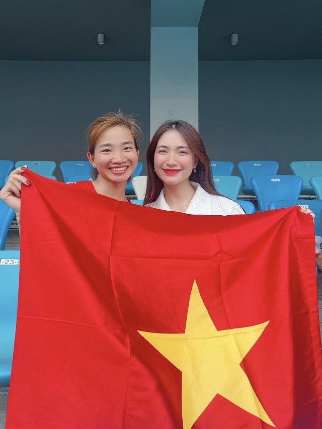 Hòa Minzy hội ngộ Nguyễn Thị Oanh Hòa Minzy hội ngộ Nguyễn Thị Oanh