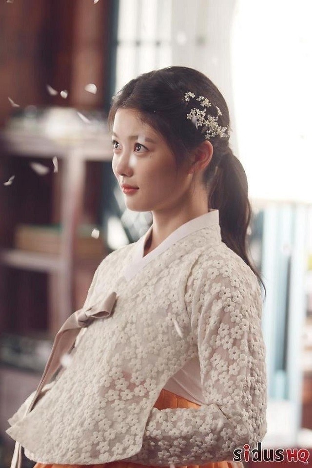 Fan tiếc nuối khi hay tin Kim Yoo Jung thẩm mỹ vì chiếc mũi 'nhìn sai sai' - Ảnh 2 Fan tiếc nuối khi hay tin Kim Yoo Jung thẩm mỹ vì chiếc mũi 'nhìn sai sai' - Ảnh 2