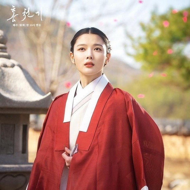 Fan tiếc nuối khi hay tin Kim Yoo Jung thẩm mỹ vì chiếc mũi 'nhìn sai sai' - Ảnh 1 Fan tiếc nuối khi hay tin Kim Yoo Jung thẩm mỹ vì chiếc mũi 'nhìn sai sai' - Ảnh 1