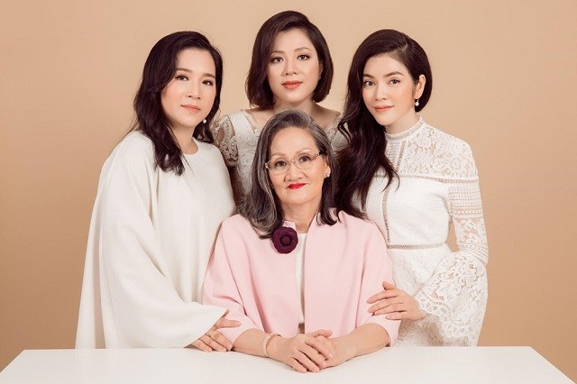 Mẹ đẻ Lý Nhã Kỳ U80 quý phái và giàu có, thời trẻ là trụ cột gia đình - Ảnh 1 Mẹ đẻ Lý Nhã Kỳ U80 quý phái và giàu có, thời trẻ là trụ cột gia đình - Ảnh 1
