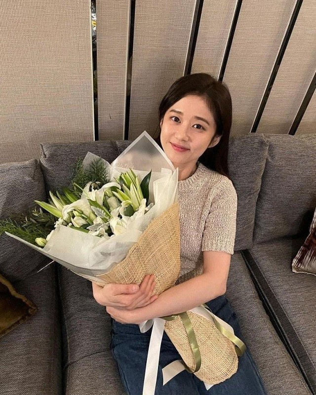 Ngỡ ngàng nhan sắc tuổi 42 của Jang Nara khiến cả MXH đứng ngồi không yên 3 Ngỡ ngàng nhan sắc tuổi 42 của Jang Nara khiến cả MXH đứng ngồi không yên 3