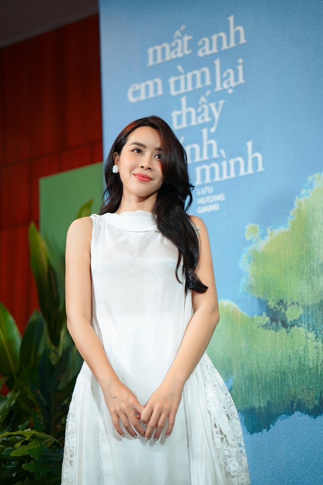 Lưu Hương Giang lộ diện hậu thông báo tin vui, nhan sắc lão hóa gây chú ý - Ảnh 1 Lưu Hương Giang lộ diện hậu thông báo tin vui, nhan sắc lão hóa gây chú ý - Ảnh 1