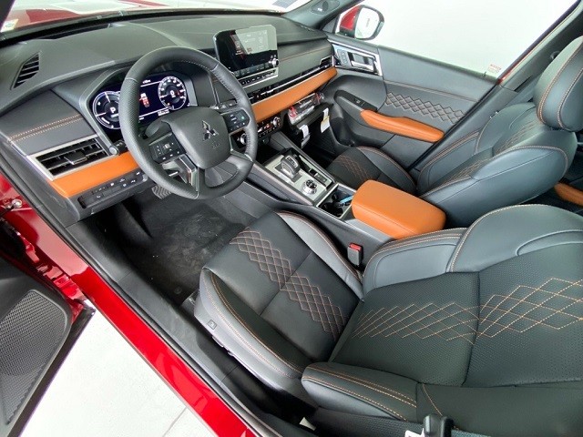 Mitsubishi Outlander 2023 lần đầu lộ diện ở Việt Nam với diện mạo khác xa đời cũ - Ảnh 5 Mitsubishi Outlander 2023 lần đầu lộ diện ở Việt Nam với diện mạo khác xa đời cũ - Ảnh 5