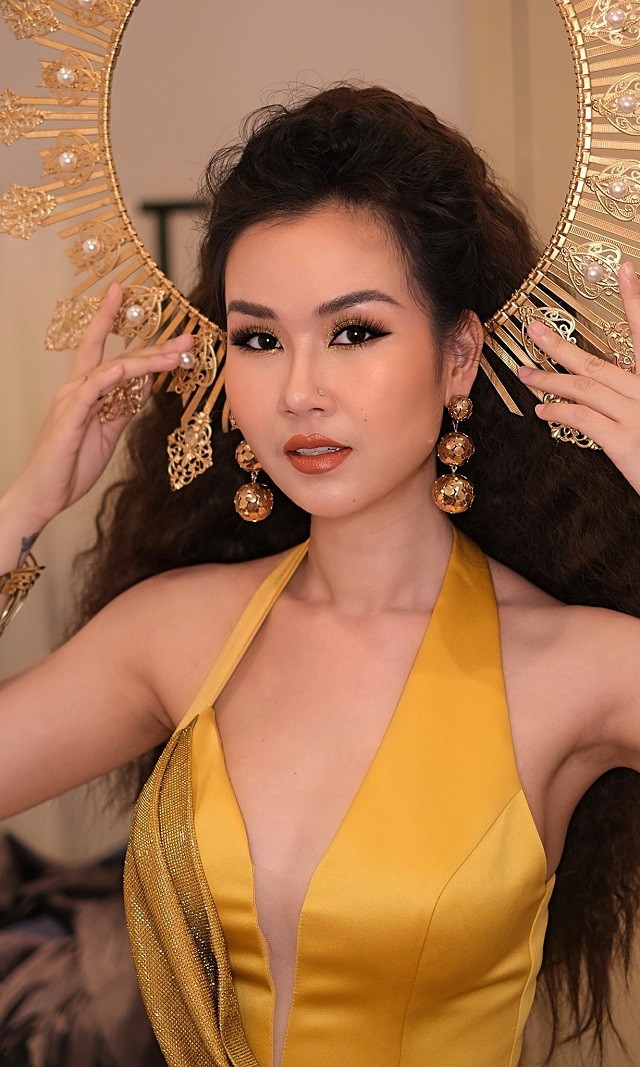 Võ Hạ Trâm xả kho ảnh từ dễ thương đến 'tan chảy' của ái nữ lai Ấn Độ - Ảnh 2 Võ Hạ Trâm xả kho ảnh từ dễ thương đến 'tan chảy' của ái nữ lai Ấn Độ - Ảnh 2
