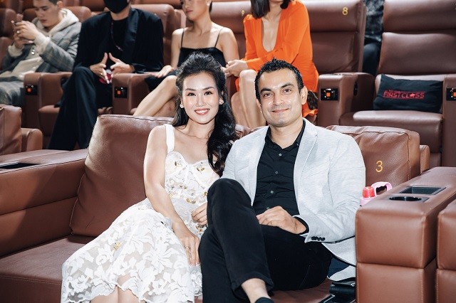 Võ Hạ Trâm khoe ái nữ thừa hưởng trọn vẹn nét đẹp của người bố Ấn Độ - Ảnh 3 Võ Hạ Trâm khoe ái nữ thừa hưởng trọn vẹn nét đẹp của người bố Ấn Độ - Ảnh 3