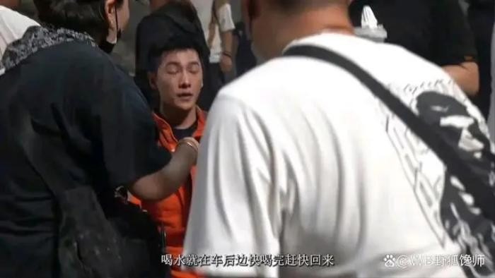 Dương Dương gặp sự cố trong lúc ghi hình, fan không ngừng lo lắng Dương Dương gặp sự cố trong lúc ghi hình, fan không ngừng lo lắng