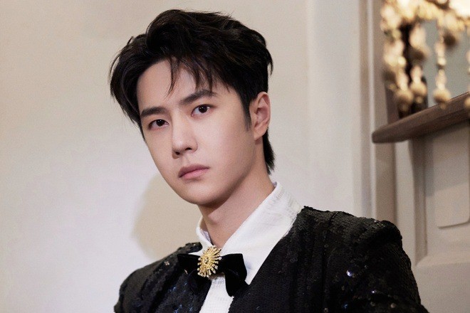 Vượt qua Vương Nhất Bác, sao nam này ghi danh 'nam thần mặt đơ' Cbiz - Ảnh 5 Vượt qua Vương Nhất Bác, sao nam này ghi danh 'nam thần mặt đơ' Cbiz - Ảnh 5