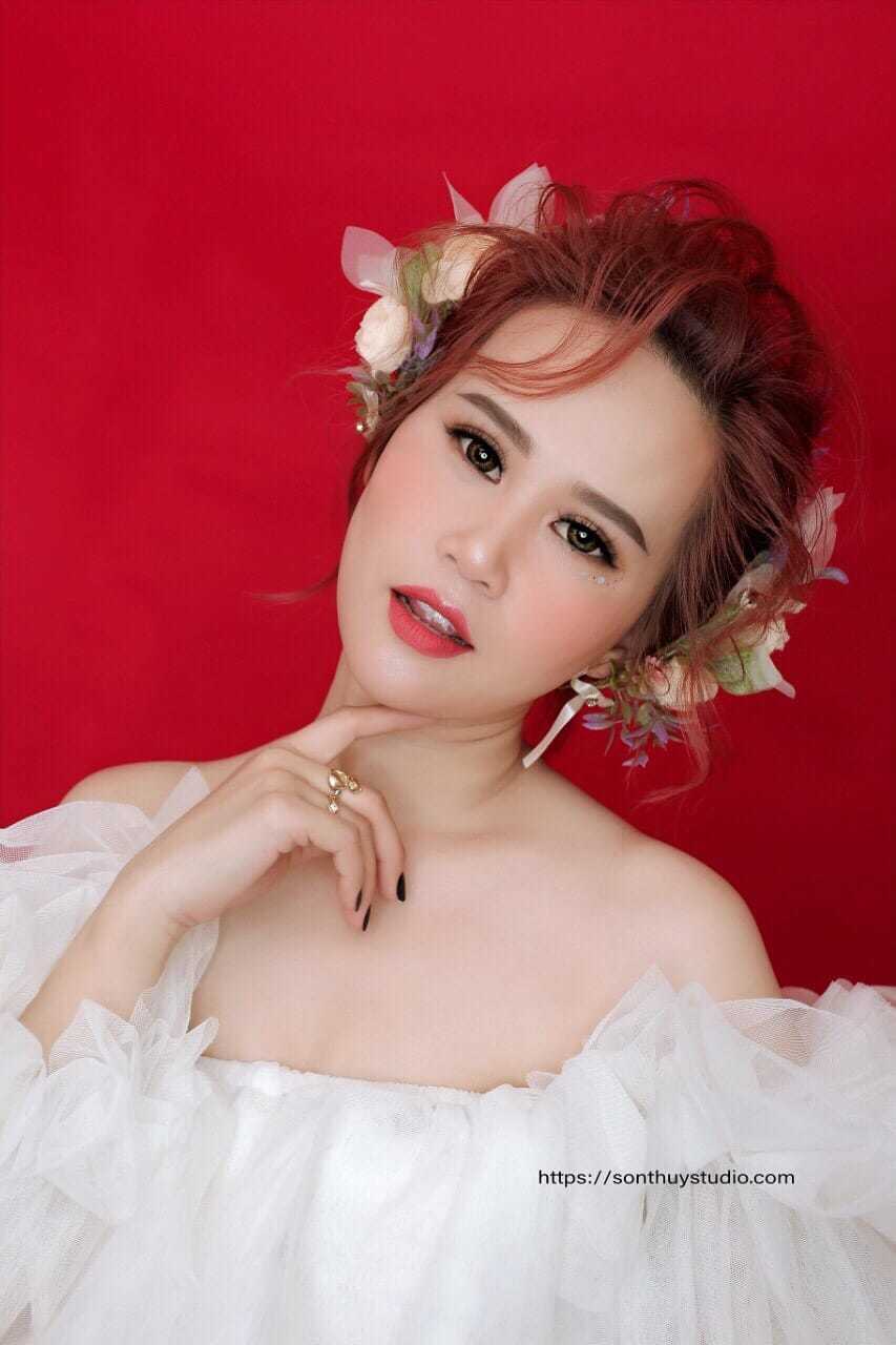 Ca sĩ Bích Chi (Chi Pi) qua đời sau vụ tai nạn giao thông khi đang trên đường về nhà sau buổi lưu diễn. Ảnh internet