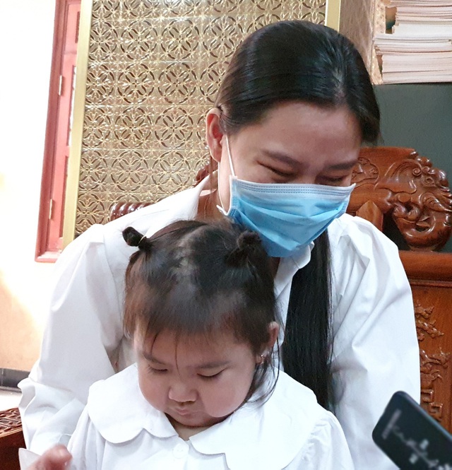Linh Lan khóc trước những ồn ào với gia đình nhà cố ca sĩ Vân Quang Long. Ảnh internet Linh Lan khóc trước những ồn ào với gia đình nhà cố ca sĩ Vân Quang Long. Ảnh internet