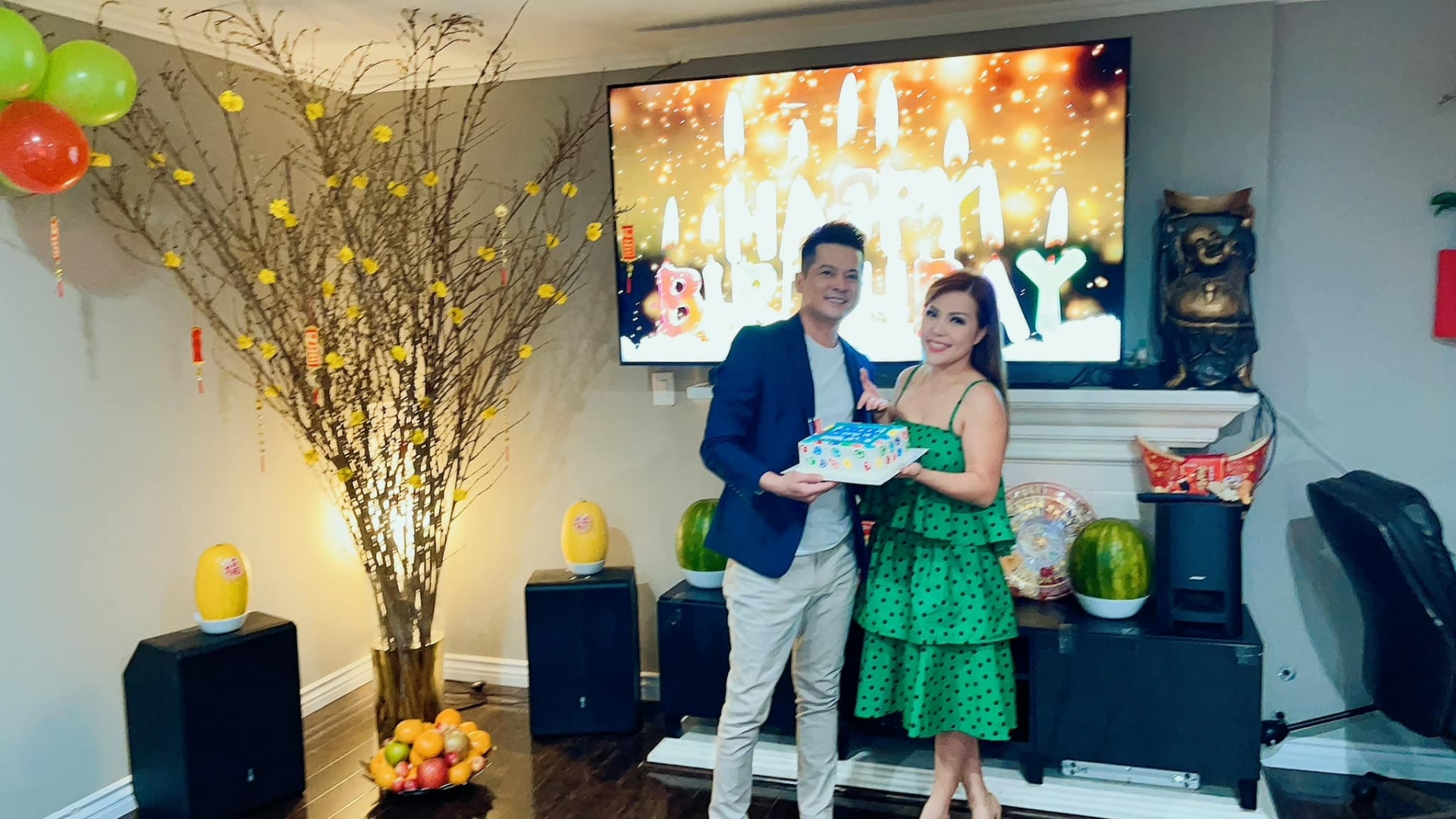 Hoàng Anh đón sinh nhật bên người tình tin đồn Thắm Bebe. Ảnh FBNV