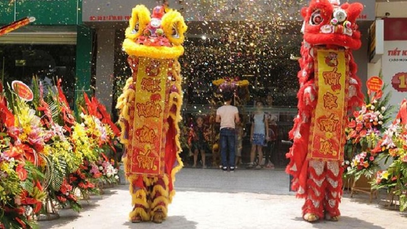 Ngày khai trương không bó hẹp trong việc mở cửa buôn bán lần đầu mà có thể là mở cửa để buôn bán sau một thời gian nghỉ ngơi.... Ảnh minh hoạ Ngày khai trương không bó hẹp trong việc mở cửa buôn bán lần đầu mà có thể là mở cửa để buôn bán sau một thời gian nghỉ ngơi.... Ảnh minh hoạ