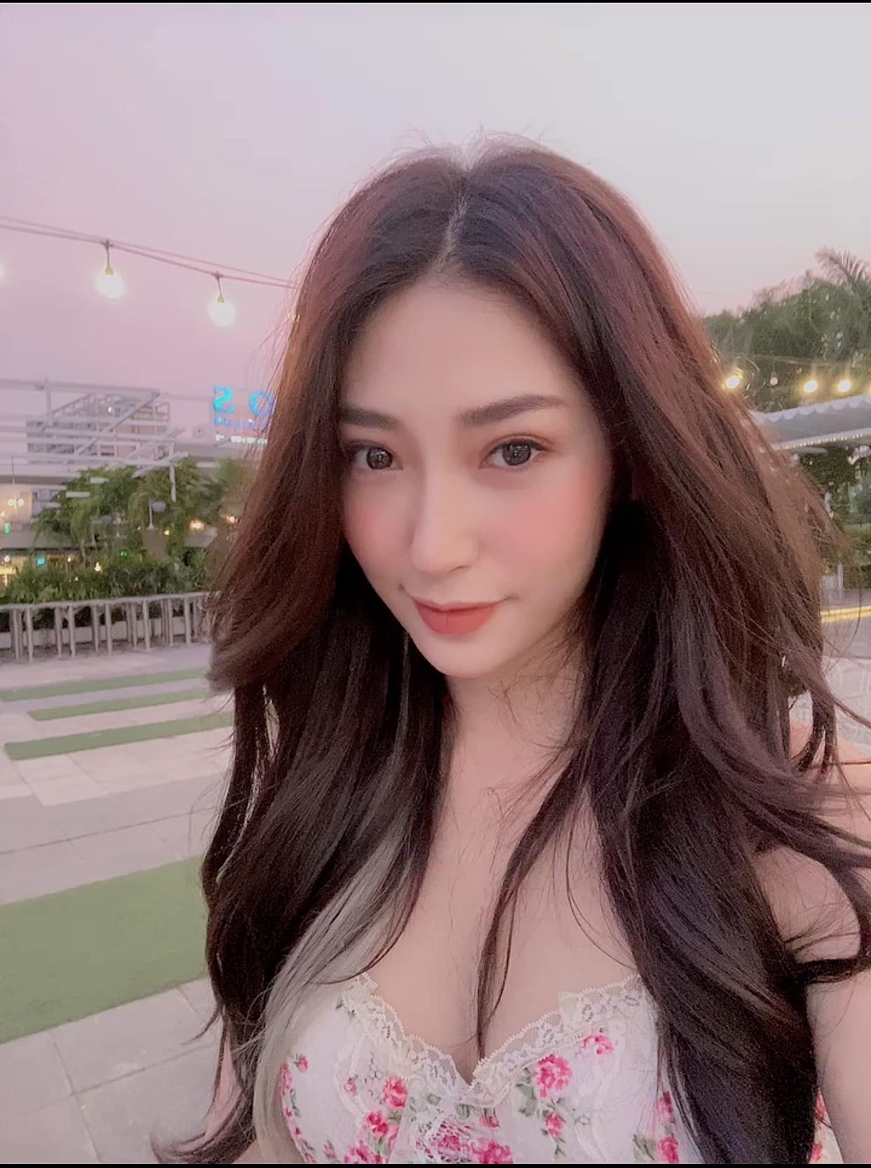 Khổng Tú Quỳnh phủ nhận chuyện làm mũi và trùng tu nhan sắc. Ảnh FBNV