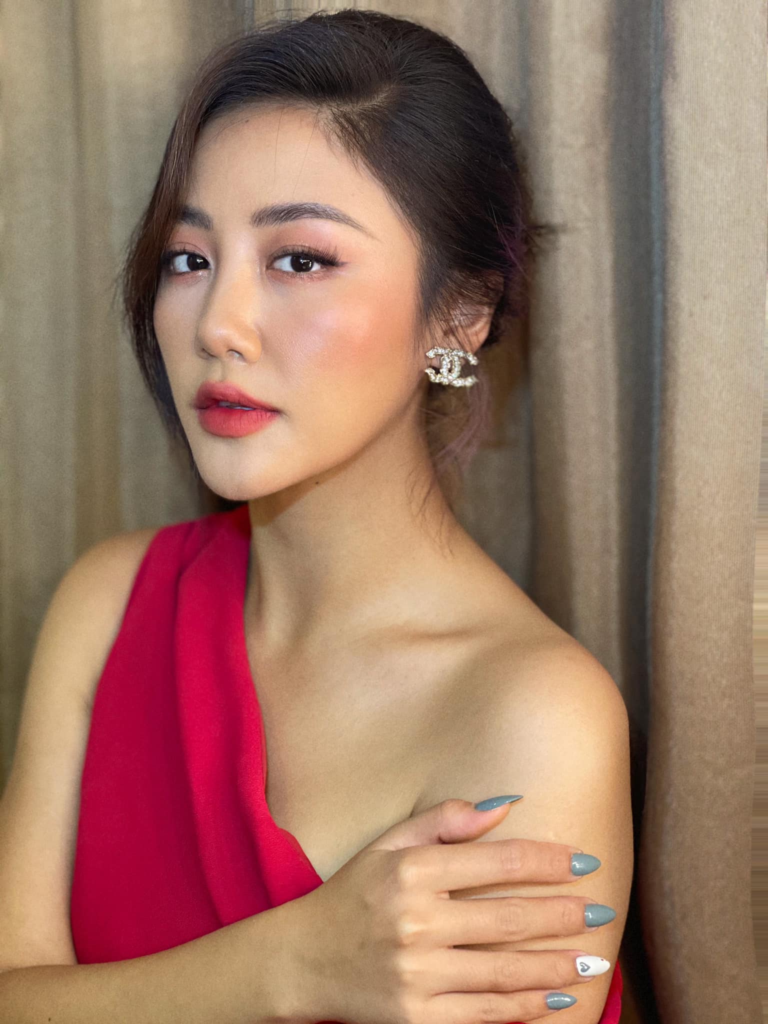 Nhan sắc ngày càng thăng hạng của Văn Mai Hương khiến fan xuýt xoa. Ảnh FBNV