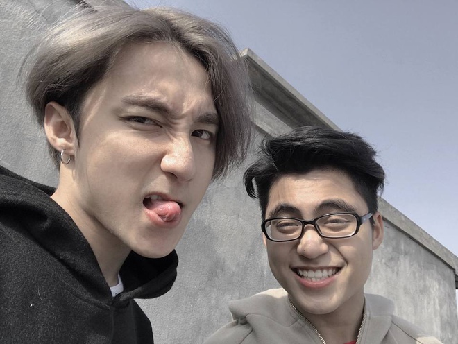 Sơn Tùng M-TP và em trai Việt Hoàng rất thân thiết với nhau. Ảnh FBNV