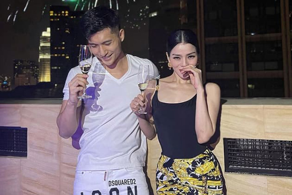 Lệ Quyên giờ chẳng ngại ngùng khi xuất hiện bên tình trẻ Lâm Bảo Châu hậu ly hôn doanh nhân Đức Huy. Ảnh IGNV