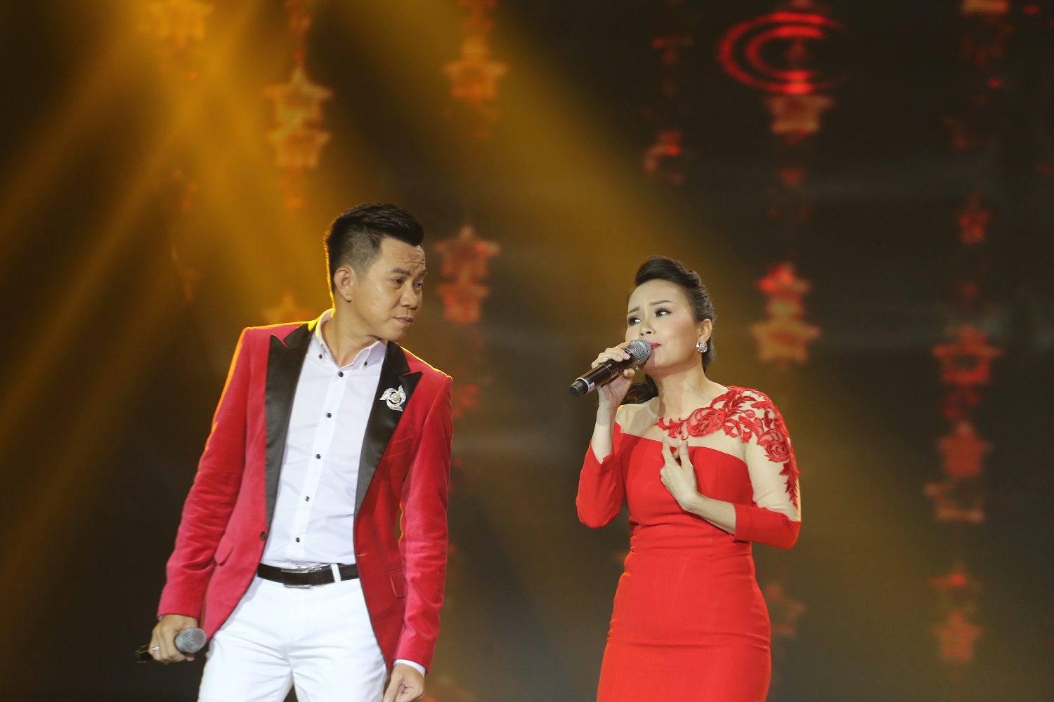 Cẩm Ly và Quốc Đại vẫn là những đồng nghiệp thân thiết của nhau. Ảnh internet