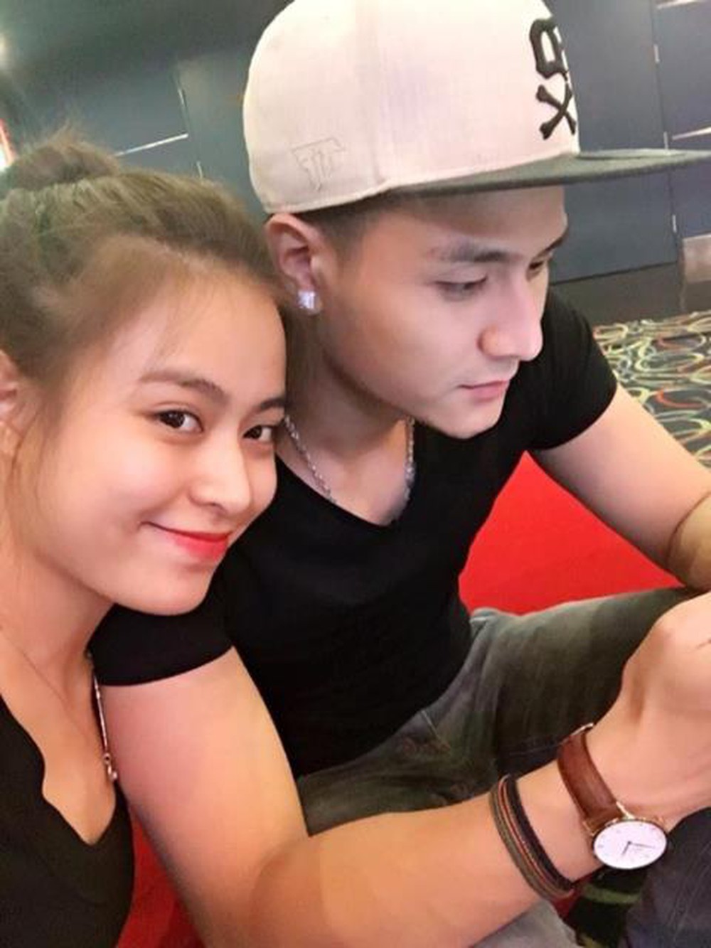 Ngoài đời, Hoàng Thùy Linh và Vĩnh Thụy cũng dính nhau như sam. Ảnh internet