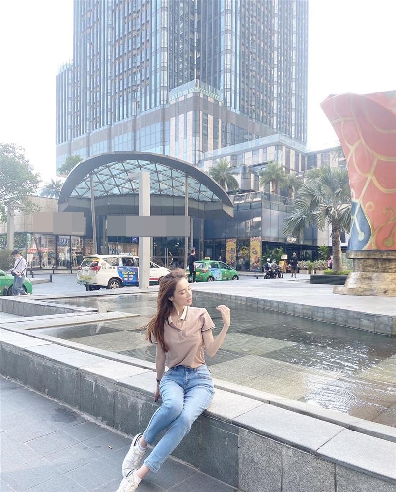 Bà xã Trường Giang ngày càng gầy đến báo động với cánh tay và đôi chân khẳng khiu thiếu sức sống. Ảnh FBNV