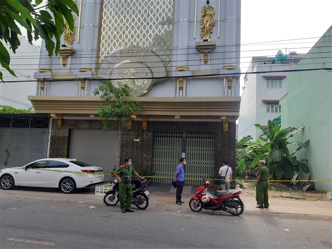 Tin tức pháp luật 24h: Bắn nhau trong quán Karaoke ở Tiền Giang, 3 người thương vong. Ảnh VTC News Tin tức pháp luật 24h: Bắn nhau trong quán Karaoke ở Tiền Giang, 3 người thương vong. Ảnh VTC News