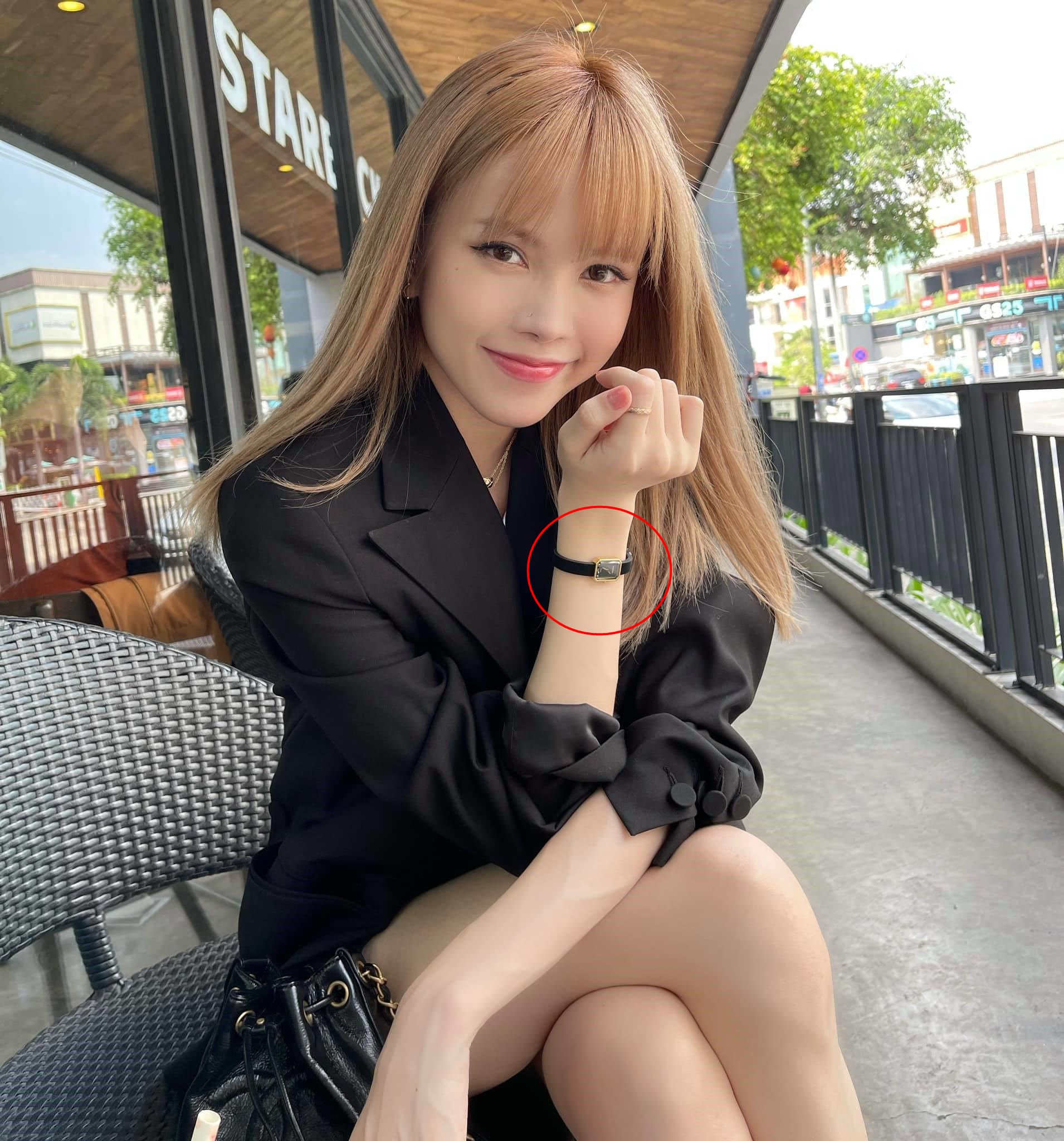 Dù chia tay nhưng Thiều Bảo Trâm vẫn giữ lại những món đồ đôi với Sơn Tùng. Ảnh FBNV Dù chia tay nhưng Thiều Bảo Trâm vẫn giữ lại những món đồ đôi với Sơn Tùng. Ảnh FBNV