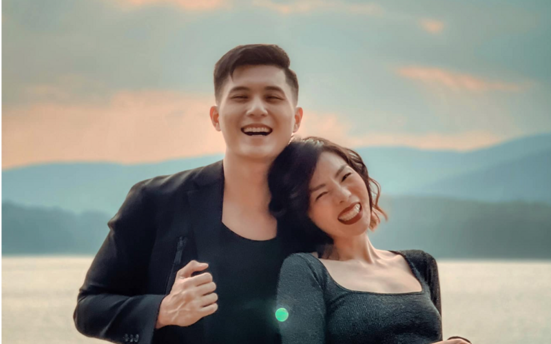 Nụ cười hạnh phúc của Lệ Quyên khi đang sống trong những ngày mật ngọt của tình yêu. Ảnh internet Nụ cười hạnh phúc của Lệ Quyên khi đang sống trong những ngày mật ngọt của tình yêu. Ảnh internet