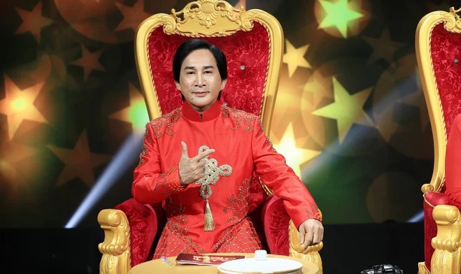Nghệ sĩ ưu tú Kim Tử Long cho biết có thời điểm cầm trong tay đến 1000 cây vàng. Ảnh internet Nghệ sĩ ưu tú Kim Tử Long cho biết có thời điểm cầm trong tay đến 1000 cây vàng. Ảnh internet