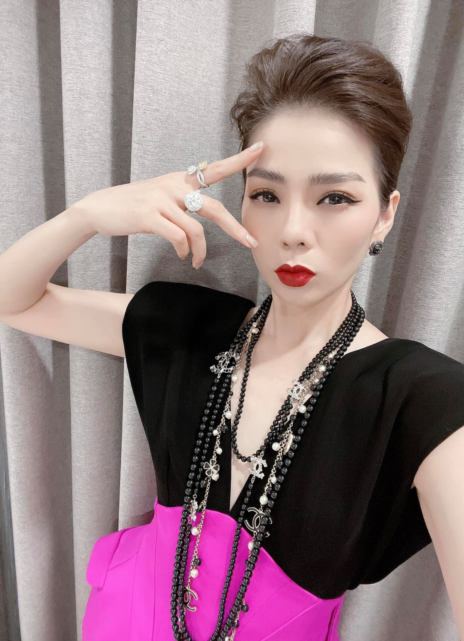 Lệ Quyên ngày càng lên hương nhan sắc sau khi ly hôn chồng doanh nhân. Ảnh FBNV Lệ Quyên ngày càng lên hương nhan sắc sau khi ly hôn chồng doanh nhân. Ảnh FBNV