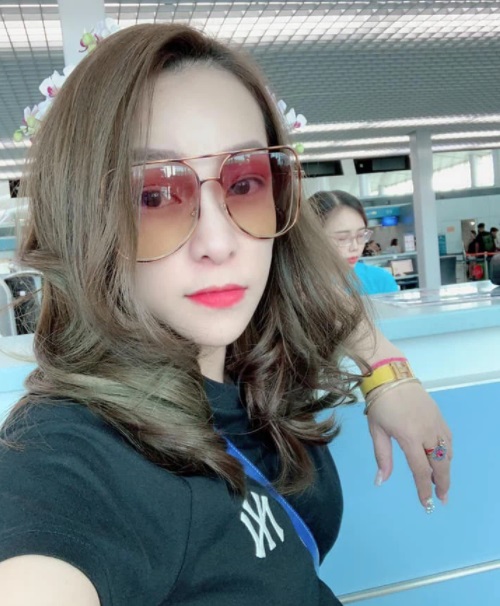 Hậu bị Minh Nhựa công khai ly hôn vì lý do 'mất tích', vợ cả tái xuất với nhan sắc không thể nhận ra - Ảnh 1 Hậu bị Minh Nhựa công khai ly hôn vì lý do 'mất tích', vợ cả tái xuất với nhan sắc không thể nhận ra - Ảnh 1