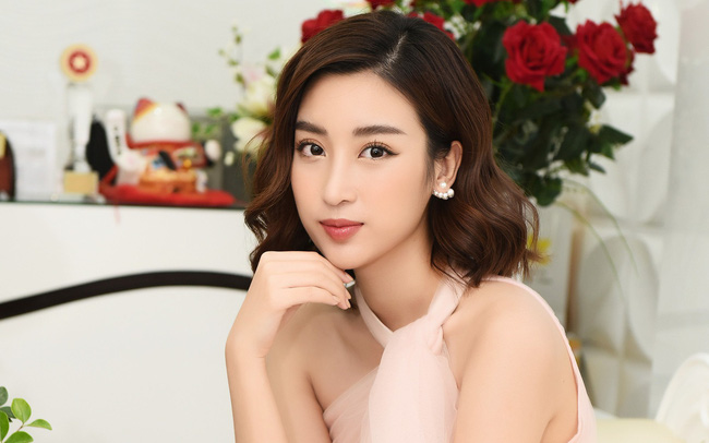 Nhan sắc ngày càng thăng hạng của Đỗ Mỹ Linh. Ảnh internet Nhan sắc ngày càng thăng hạng của Đỗ Mỹ Linh. Ảnh internet