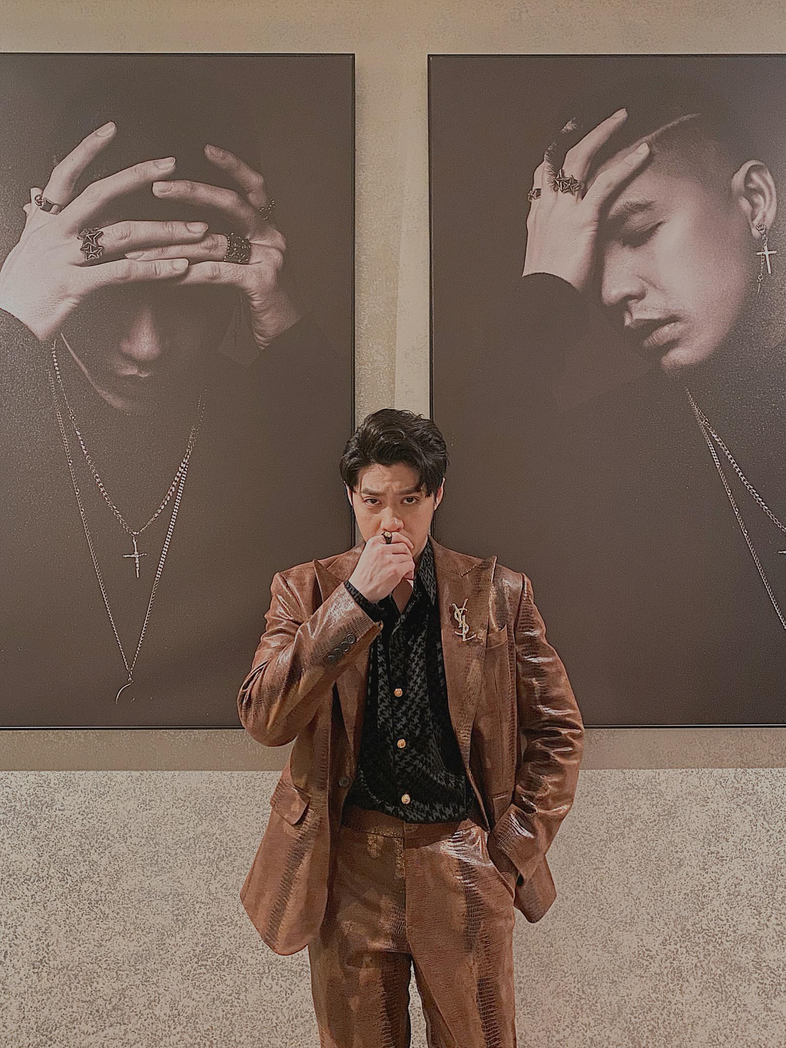 Sở hữu ngoại hình điển trai, giọng hát đi vào lòng người, Noo Phước Thịnh đang là ngôi sao nổi đình nổi đám. Ảnh internet