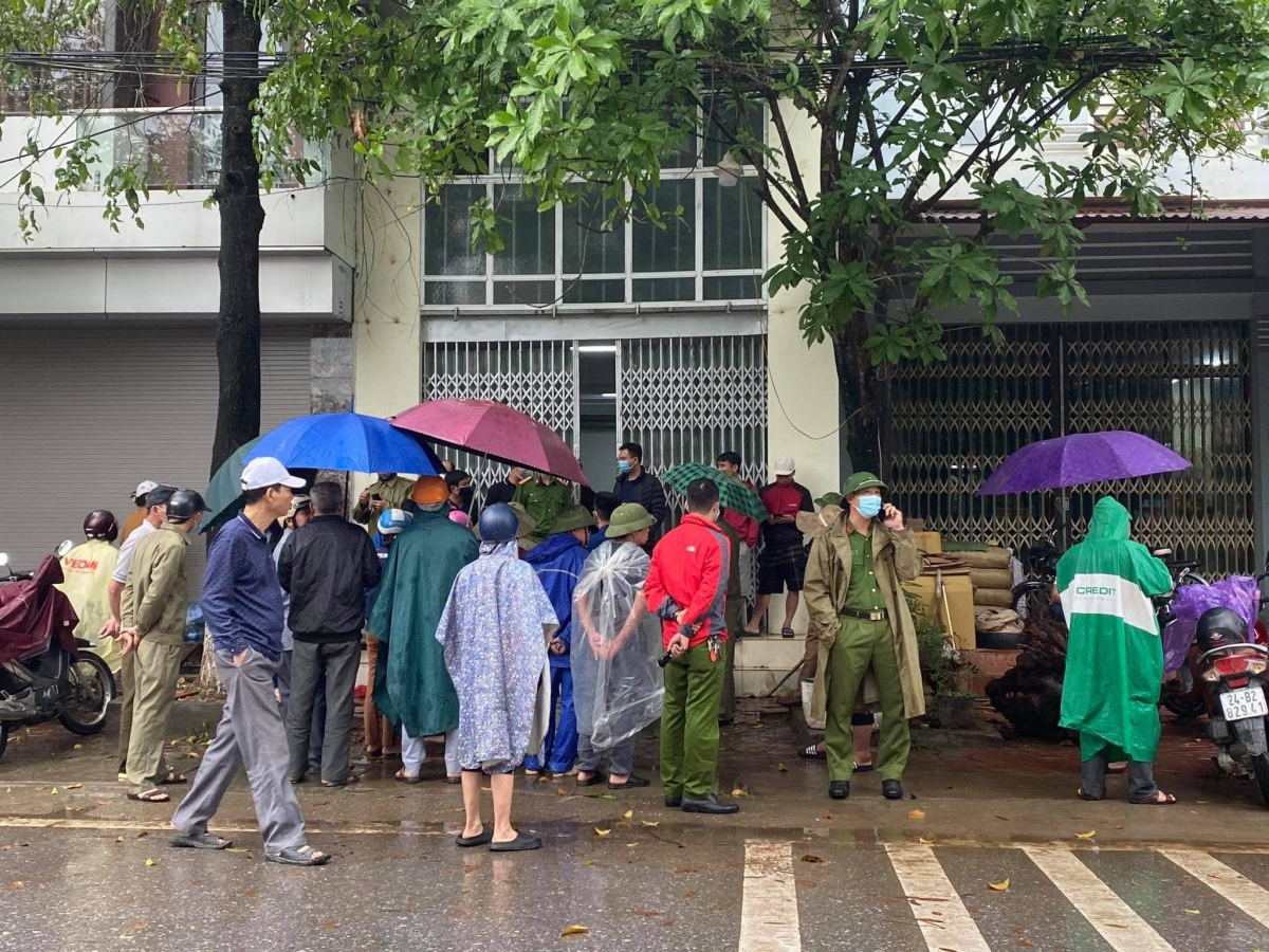 Tin tức pháp luật 24h: Lào Cai khẩn trương xác minh nguyên nhân 2 vợ chồng tử vong trong căn nhà cho thuê. Ảnh VTC News Tin tức pháp luật 24h: Lào Cai khẩn trương xác minh nguyên nhân 2 vợ chồng tử vong trong căn nhà cho thuê. Ảnh VTC News
