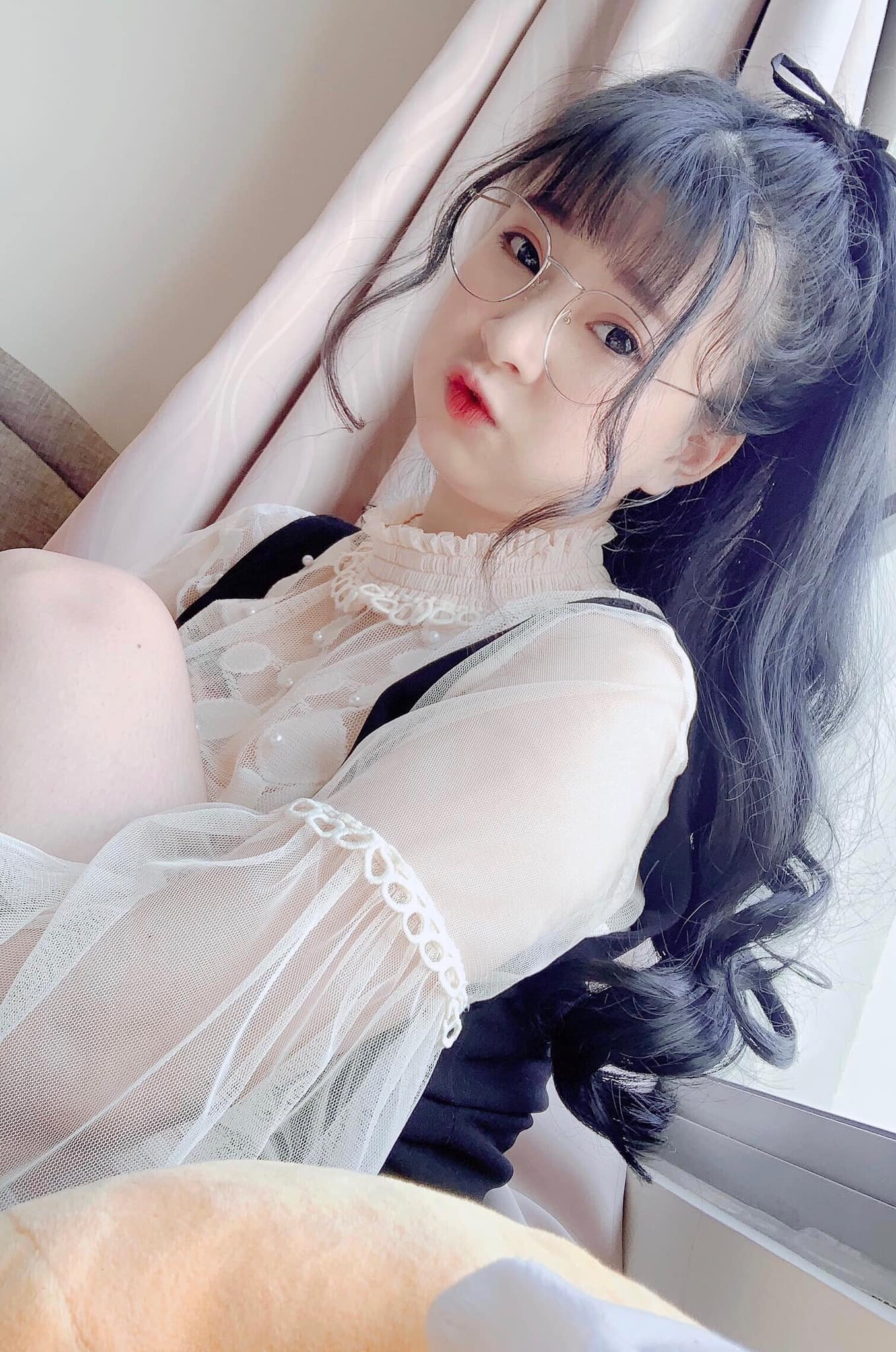 Nữ streamer Mèo 2k4 khoe nhan sắc ngọt ngào của tuổi trẻ. Ảnh FBNV Nữ streamer Mèo 2k4 khoe nhan sắc ngọt ngào của tuổi trẻ. Ảnh FBNV