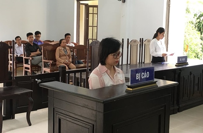 Tin tức pháp luật 24h: Lĩnh án vì dựng chuyện đồng nghiệp yêu người có vợ. Ảnh VTC News Tin tức pháp luật 24h: Lĩnh án vì dựng chuyện đồng nghiệp yêu người có vợ. Ảnh VTC News
