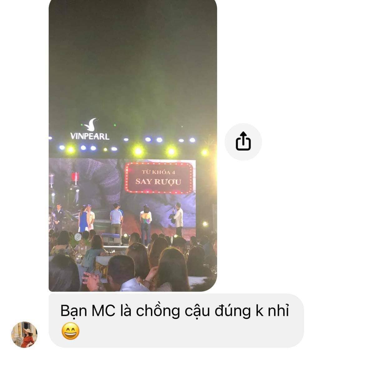 MC Đức Bảo xuất hiện ở bất kỳ đâu cũng đều được chụp lại gửi về cho 'nóc nhà'. Ảnh FBNV