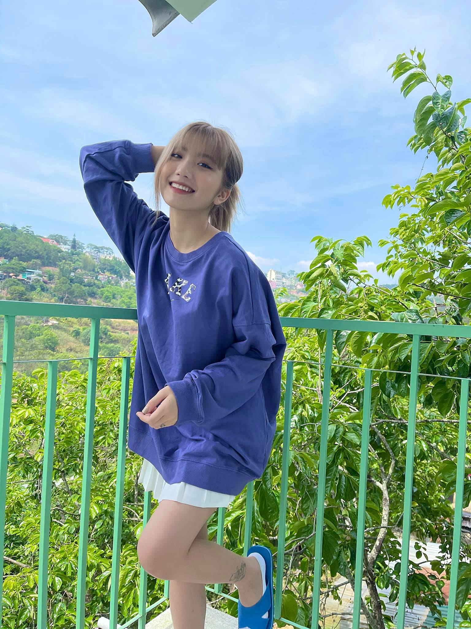 Trước đây, Khánh Huyền được yêu mến bởi hình ảnh trong trẻo, ngây thơ cùng những clip vui nhộn. Ảnh FBNV