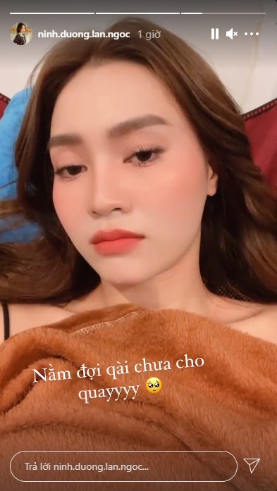 Khoảnh khắc hậu trường gây tò mò của Ninh Dương Lan Ngọc sau ồn ào clip. Ảnh IGNV