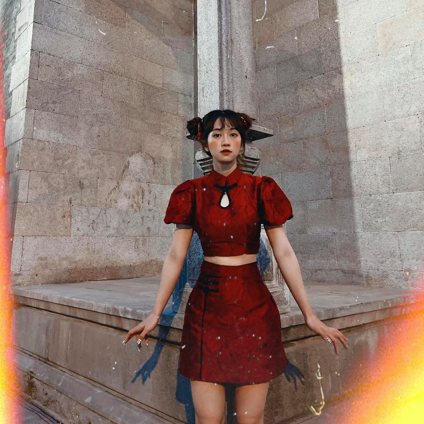 Lê Bống khiến fan thất vọng khi phong cách ngày càng thiếu vải. Ảnh IGNV