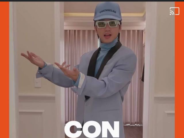 Sơn Tùng chính thức tái xuất nhưng phong cách thì lại khó hiểu. Ảnh FBNV