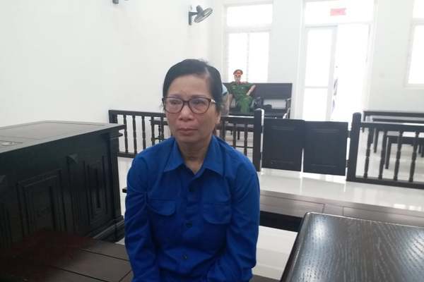 Tin tức pháp luật 24h: Người đàn bà bịa thân thế cao sang, lừa đảo hơn 11 tỷ. Ảnh Vietnamnet Tin tức pháp luật 24h: Người đàn bà bịa thân thế cao sang, lừa đảo hơn 11 tỷ. Ảnh Vietnamnet