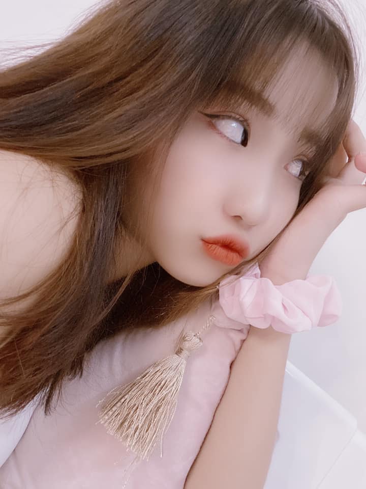 Những lần khoe ảnh chốn riêng tư của hotgirl Tiktok Lê Thị Khánh Huyền làm fan xao xuyến. Ảnh FBNV