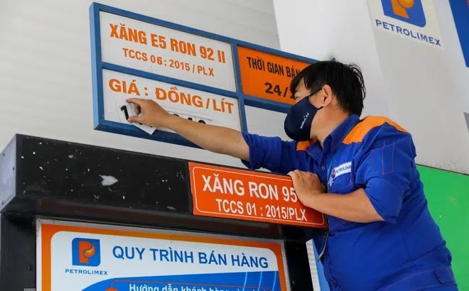 Tin tức kinh doanh hot 24h ngày 17/4: Giá xăng giảm. Ảnh internet Tin tức kinh doanh hot 24h ngày 17/4: Giá xăng giảm. Ảnh internet
